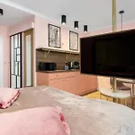 The Heart Of Old Town By Renters Prestige Apartmán
