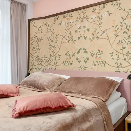 Апартаменты The Heart Of Old Town By Renters Prestige