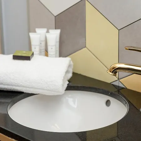 The Heart Of Old Town By Renters Prestige Апартаменты *