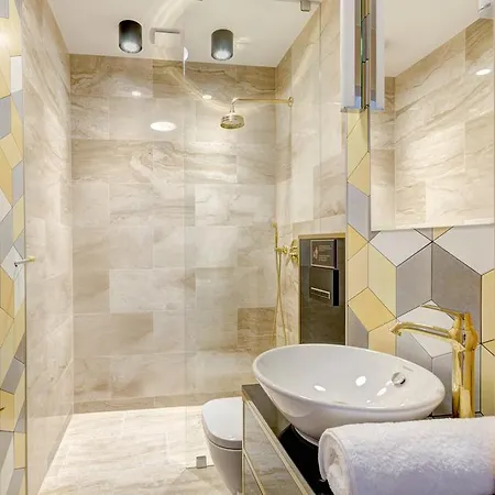 Eleganckie Apartamenty Sowa Stare Miasto by Noclegi Prestige *