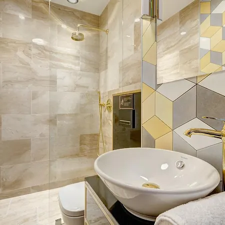 Eleganckie Apartamenty Sowa Stare Miasto by Noclegi Prestige