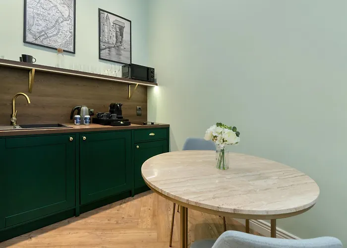 The Heart Of Old Town By Renters Prestige