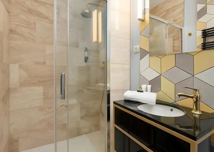 The Heart Of Old Town By Renters Prestige *